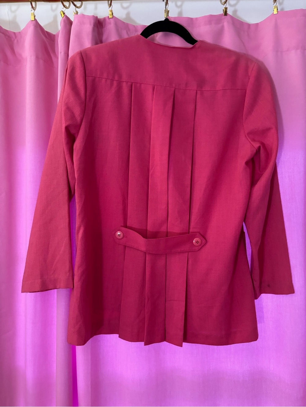 That’s Me Women's Pink Tailored Back-Pleat Suit